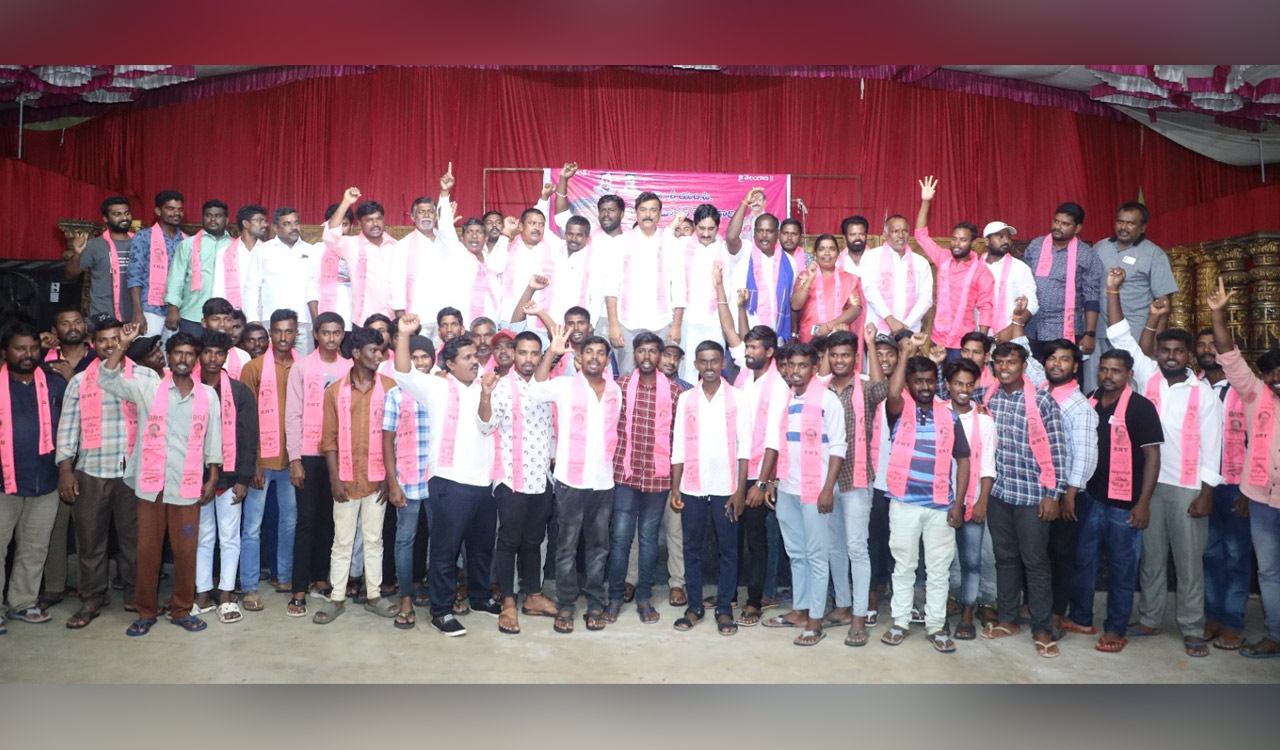 Congress, BJP cadre join BRS in Dubbaka