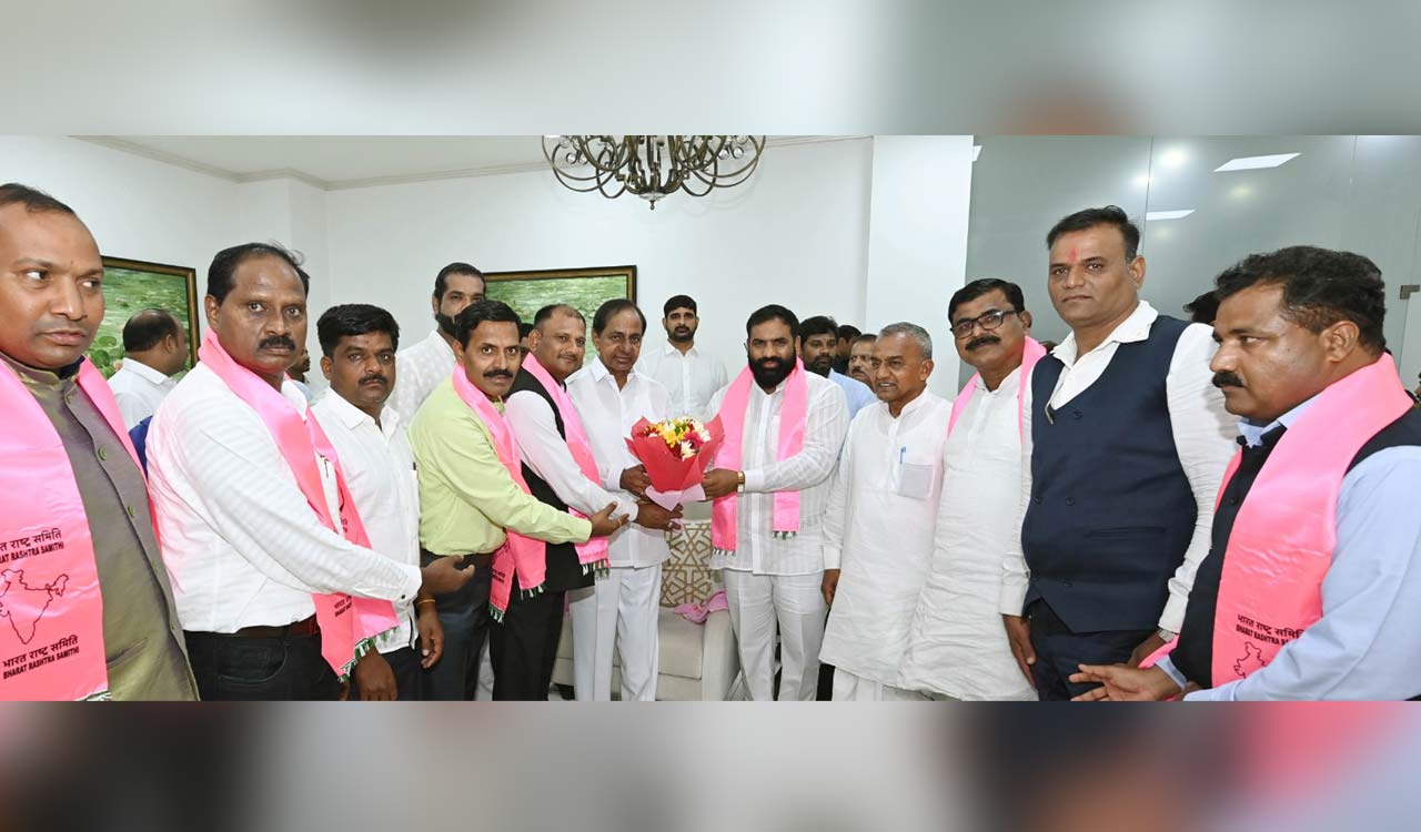 Time for ex-servicemen to continue duty, says CM KCR