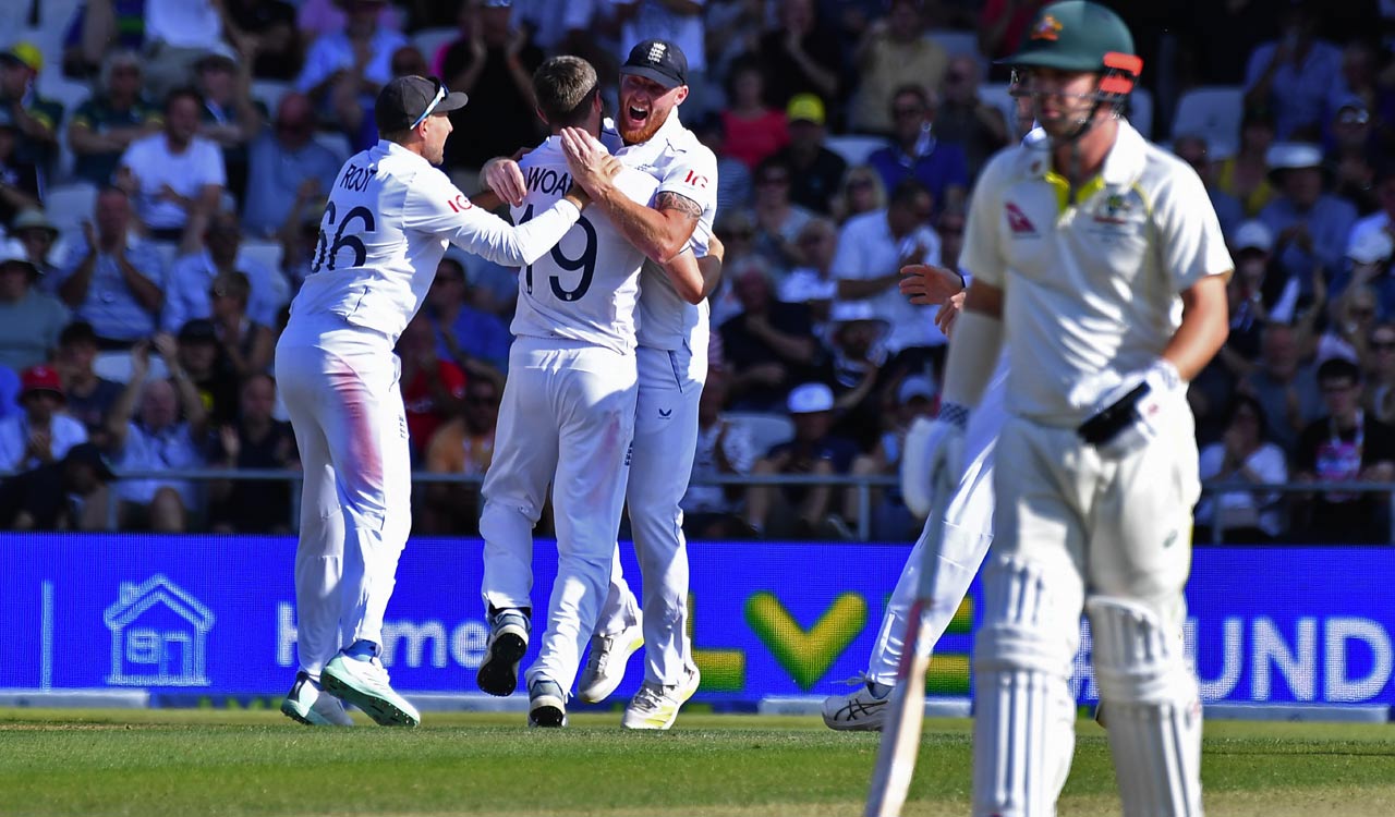 Ashes, 3rd Test: Australia loses top order to extend lead to 142 runs on Day 2