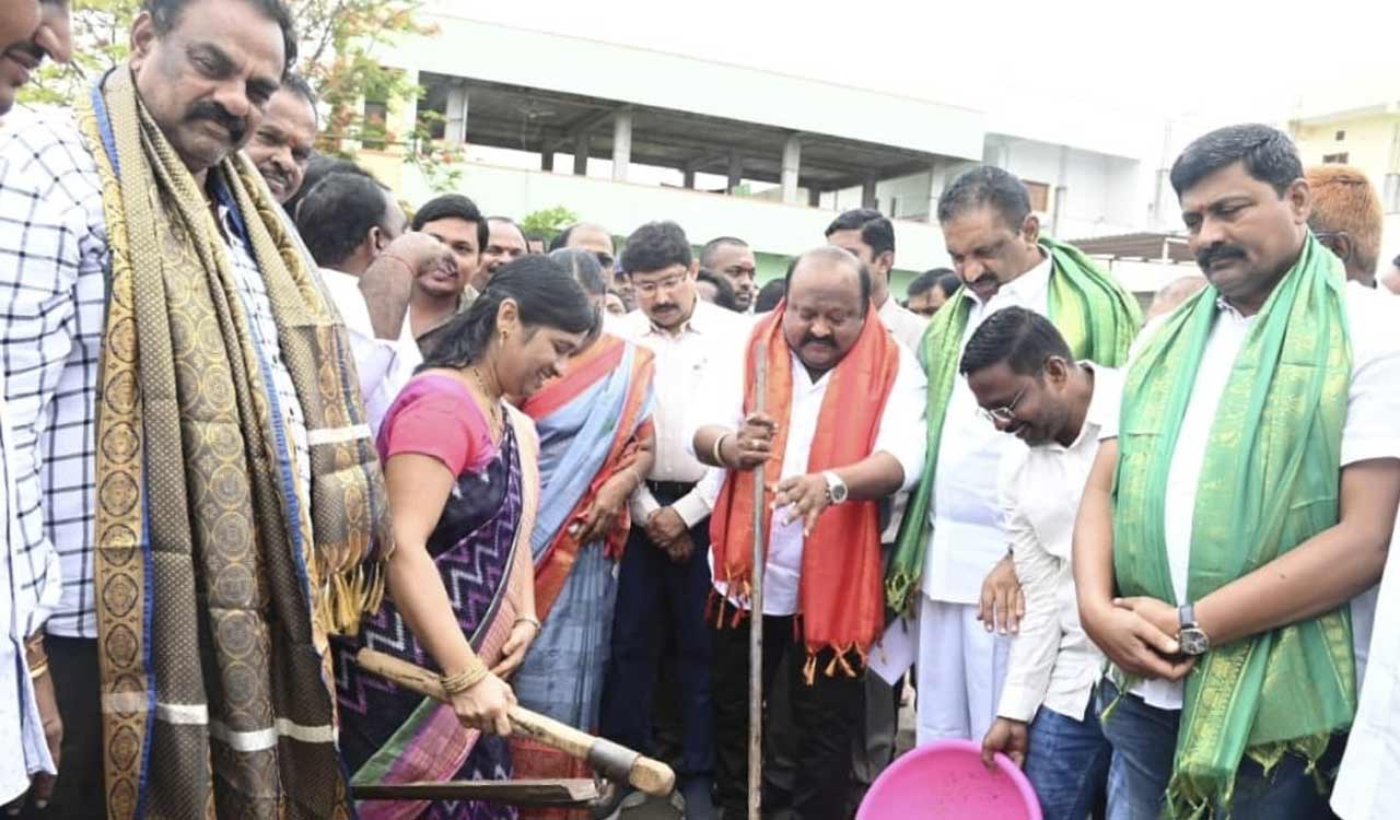 Steps being taken to develop divisions merged into Municipal Corporation of Karimnagar: Gangula 