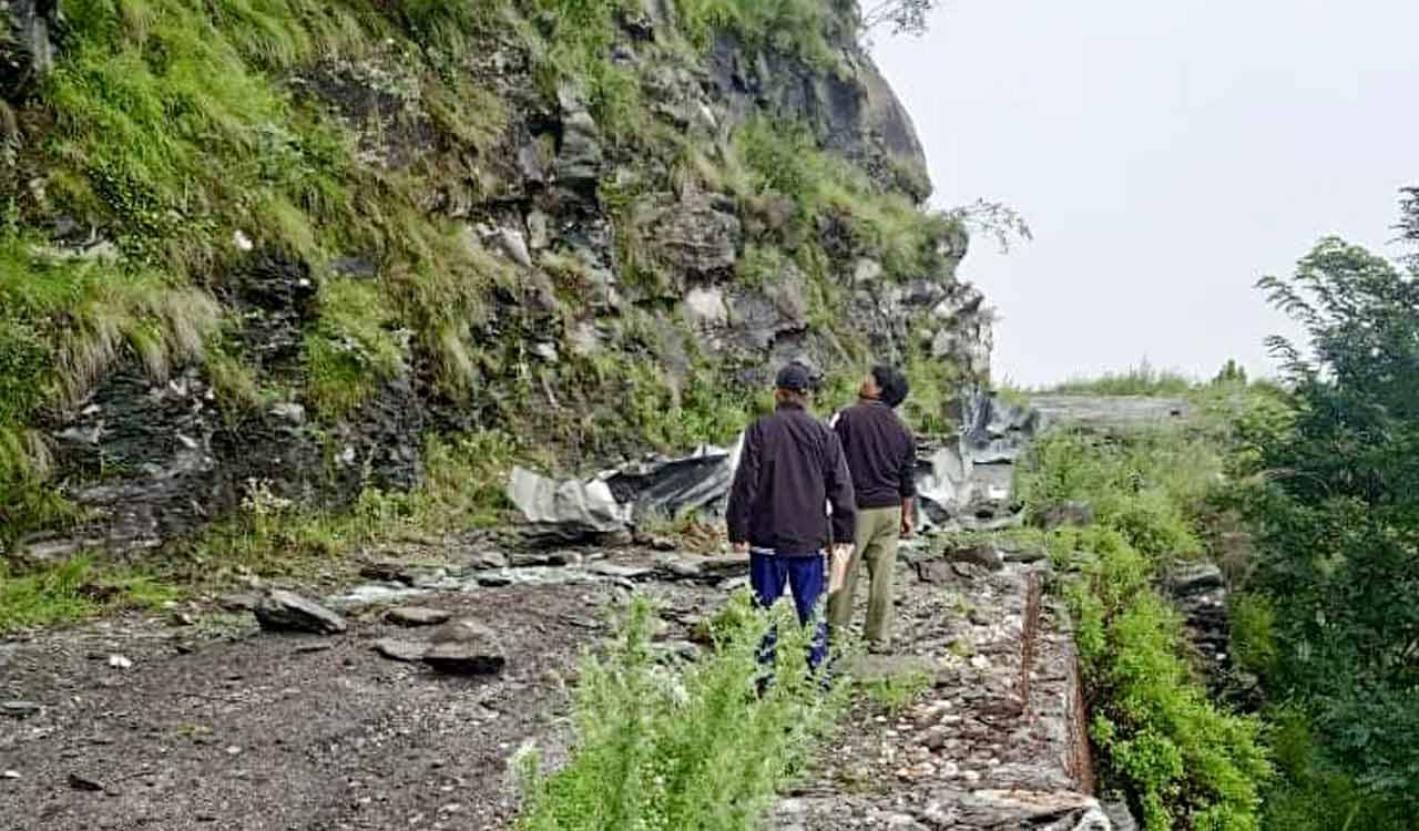 Cloudburst strikes Himachal again, houses washed away, national highway blocked