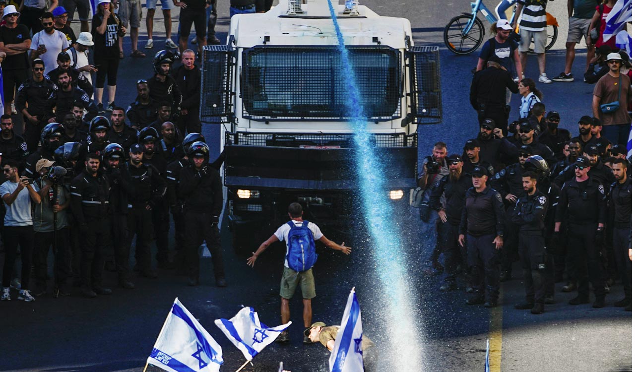 Israeli docs walk off the job over judicial overhaul