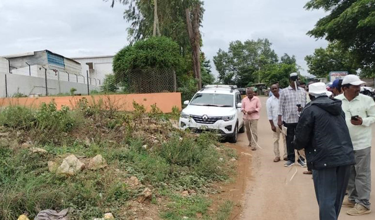 Officials conduct survey to fix boundaries of encroached NSP lands in Khammam