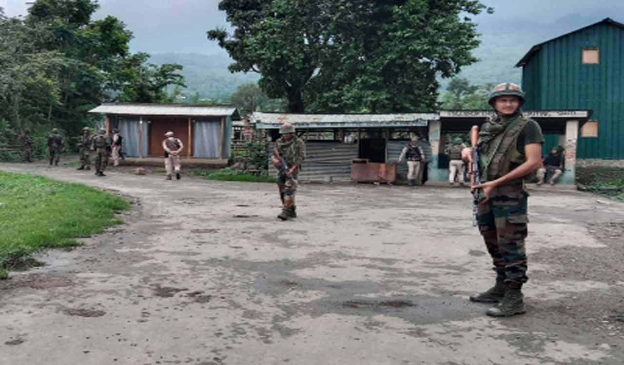 Manipur: Mob tries to loot weapons from security camp; 1 killed