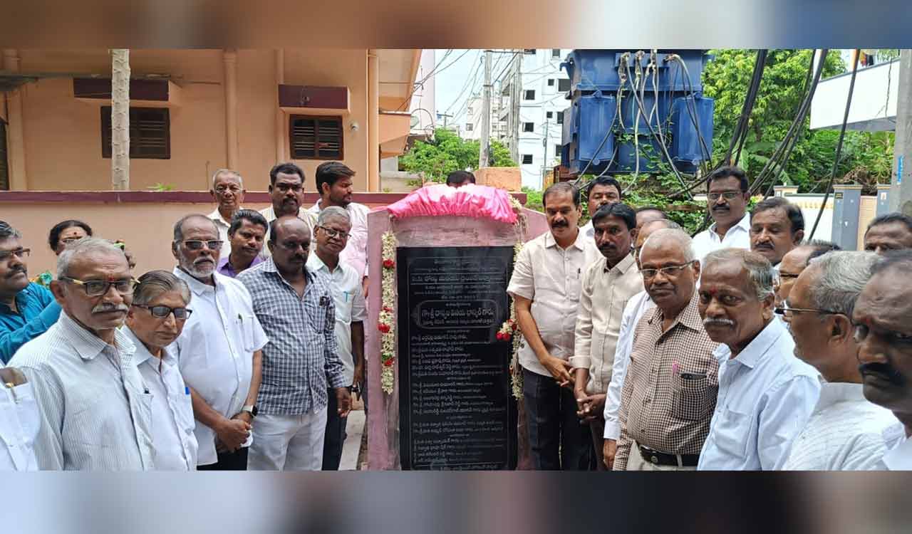 Hanamkonda: MLA lays foundation for CC road, drain construction in KU employees colony