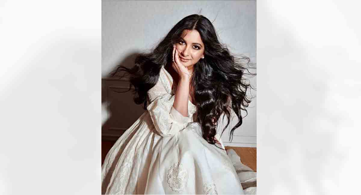 Rhea Kapoor drops childhood picture of little Sonam Kapoor