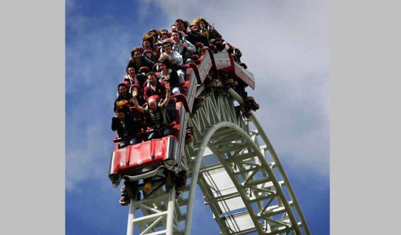 Rollercoaster stalls at amusement park in England, 8 riders rescued