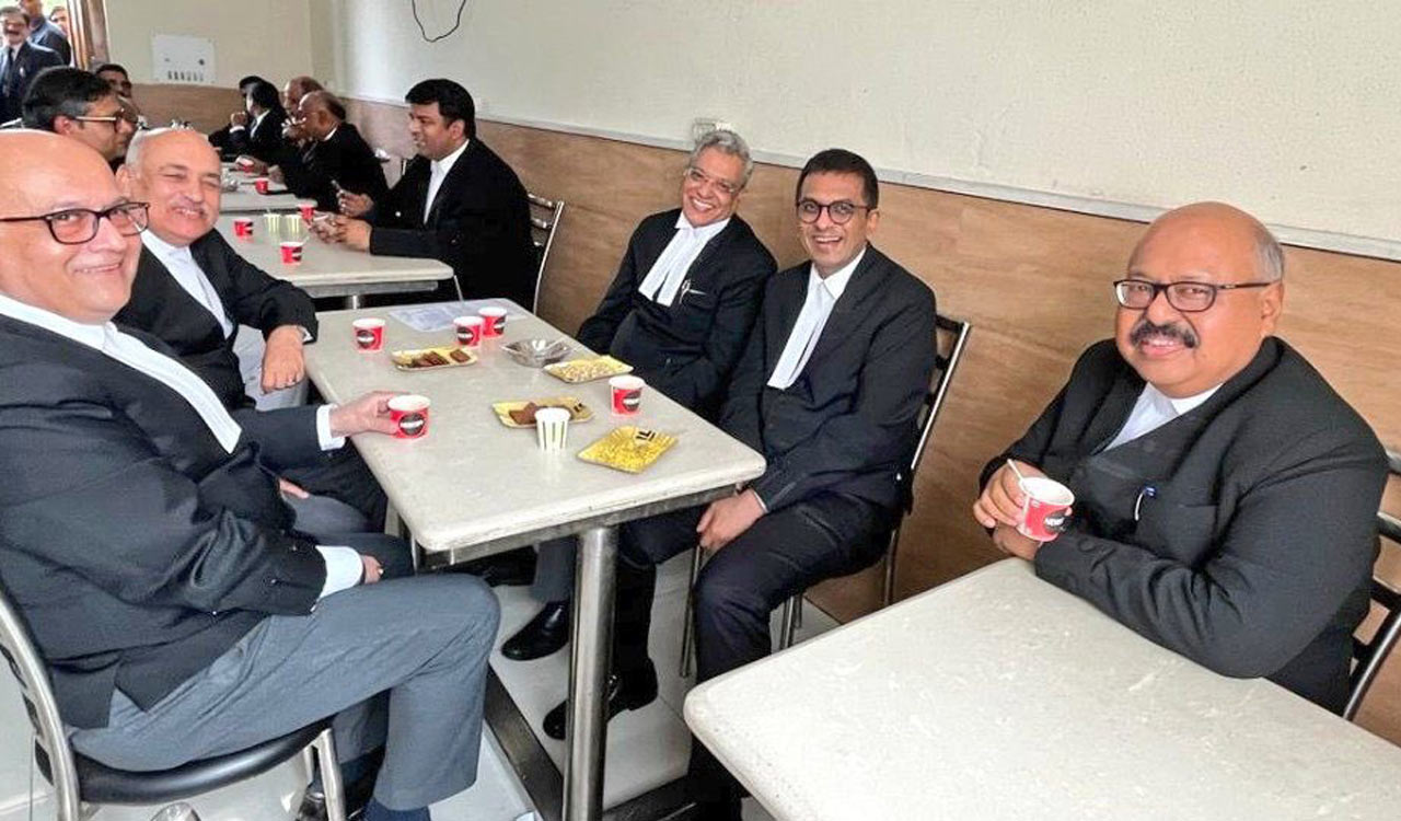 CJI Chandrachud, judges visit Supreme Court cafeteria