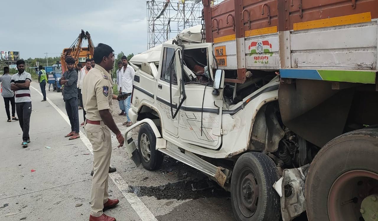 Tragic road accident claims two lives in Jangaon