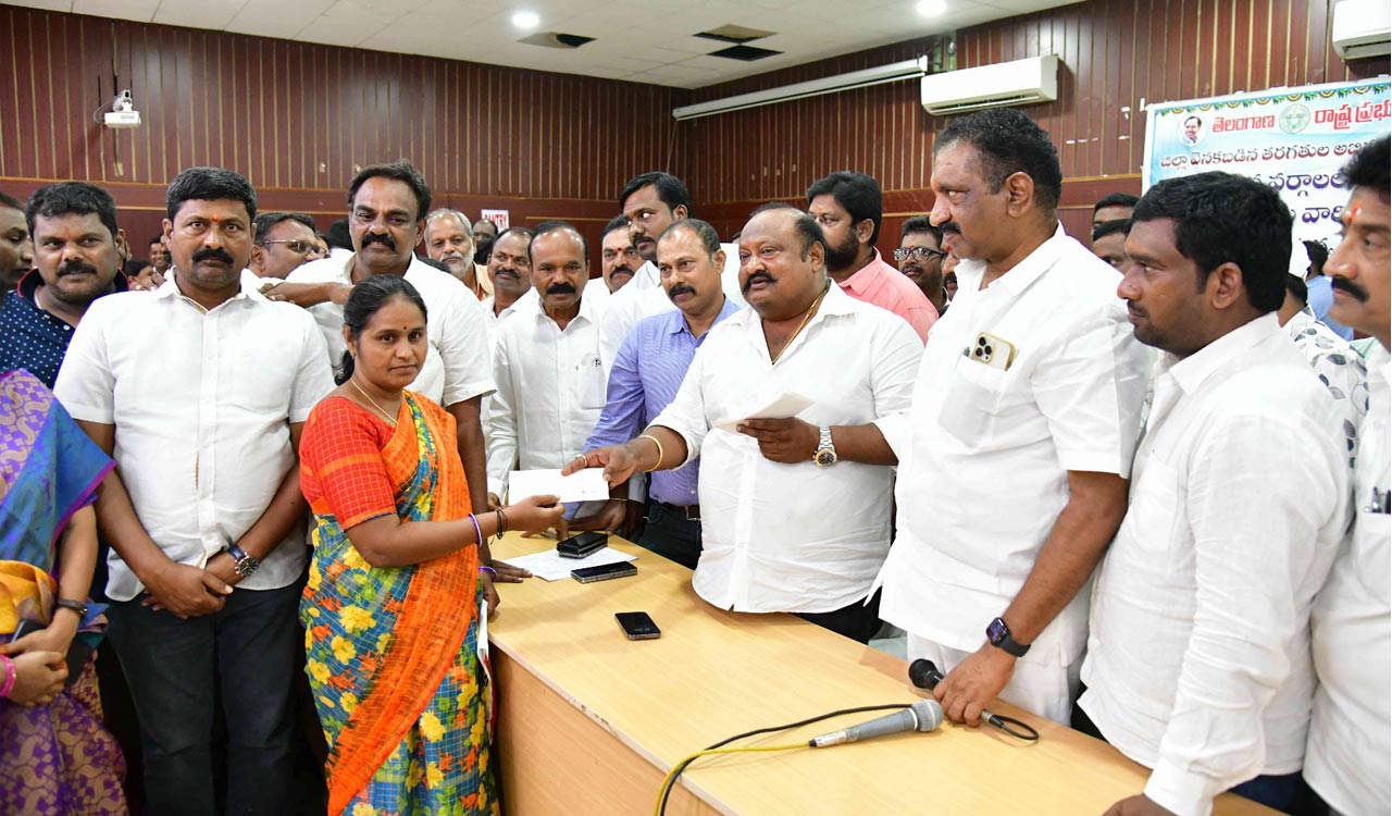 Rs 1 lakh financial assistance to revive caste artisans: Gangula