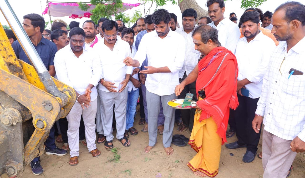 Telangana: Government whip Balka Suman lays foundation for bus depot in Chennur
