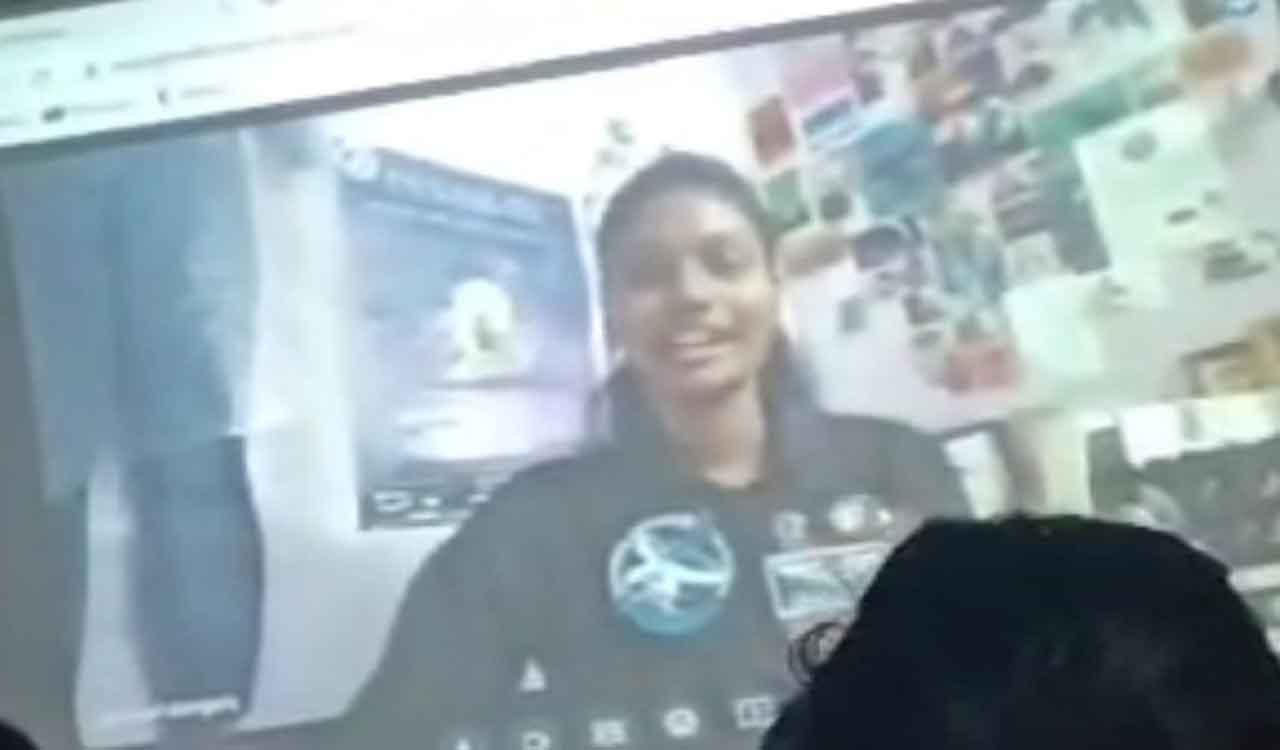 Analog astronaut interacts with Priyadarshini Engg College students virtually