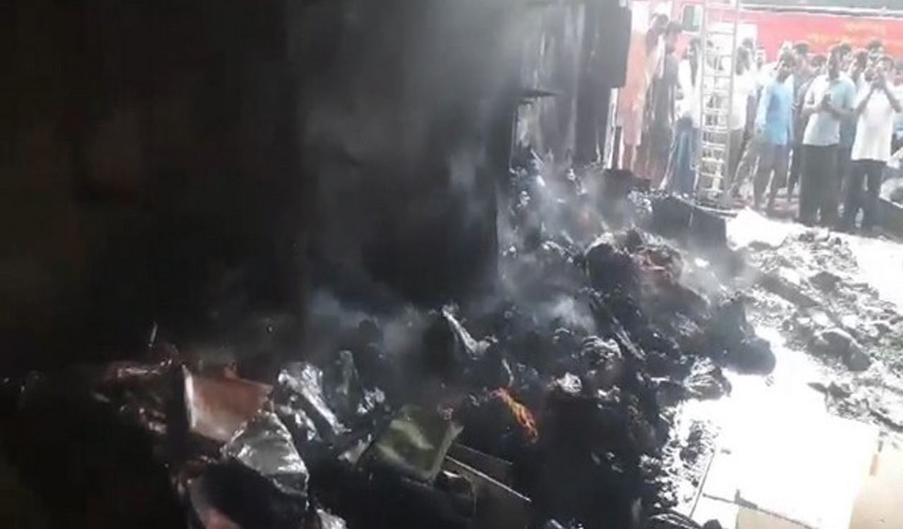 Andhra Pradesh: Blaze erupts in Srikakulam shopping mall