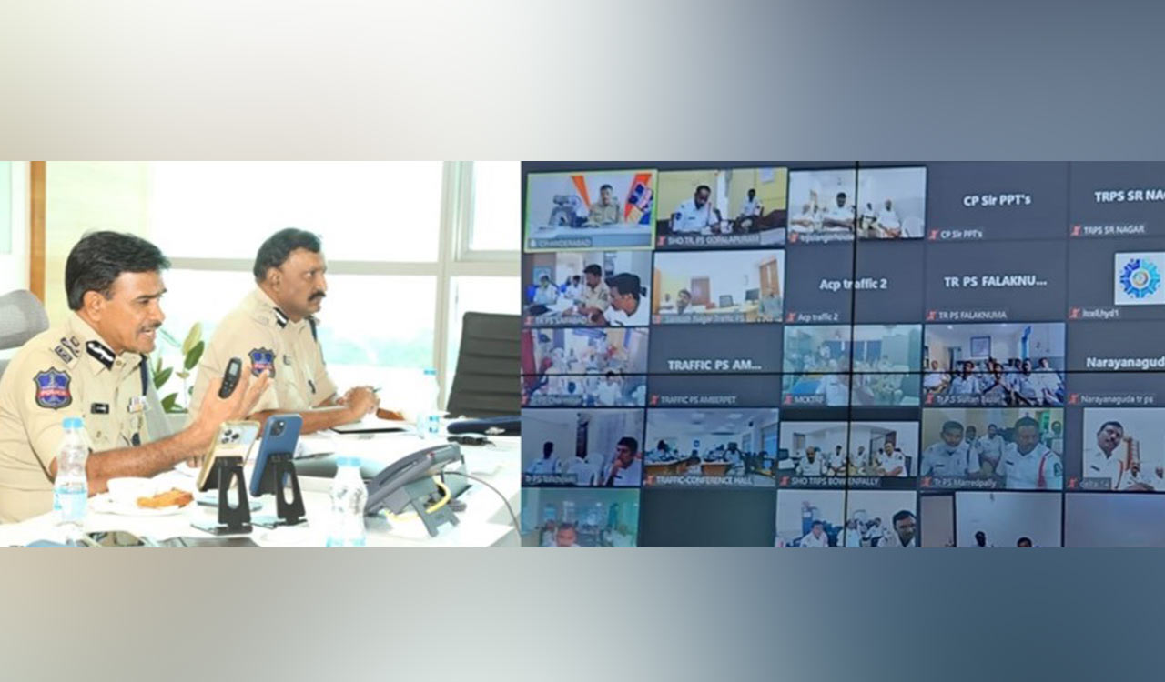 Hyderabad CP holds video conference with traffic officers