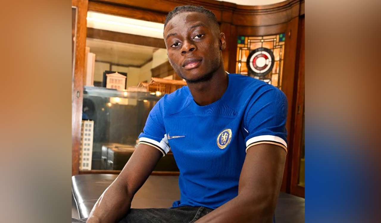Chelsea secures teenage midfielder Lesley Ugochukwu on 7 year contract