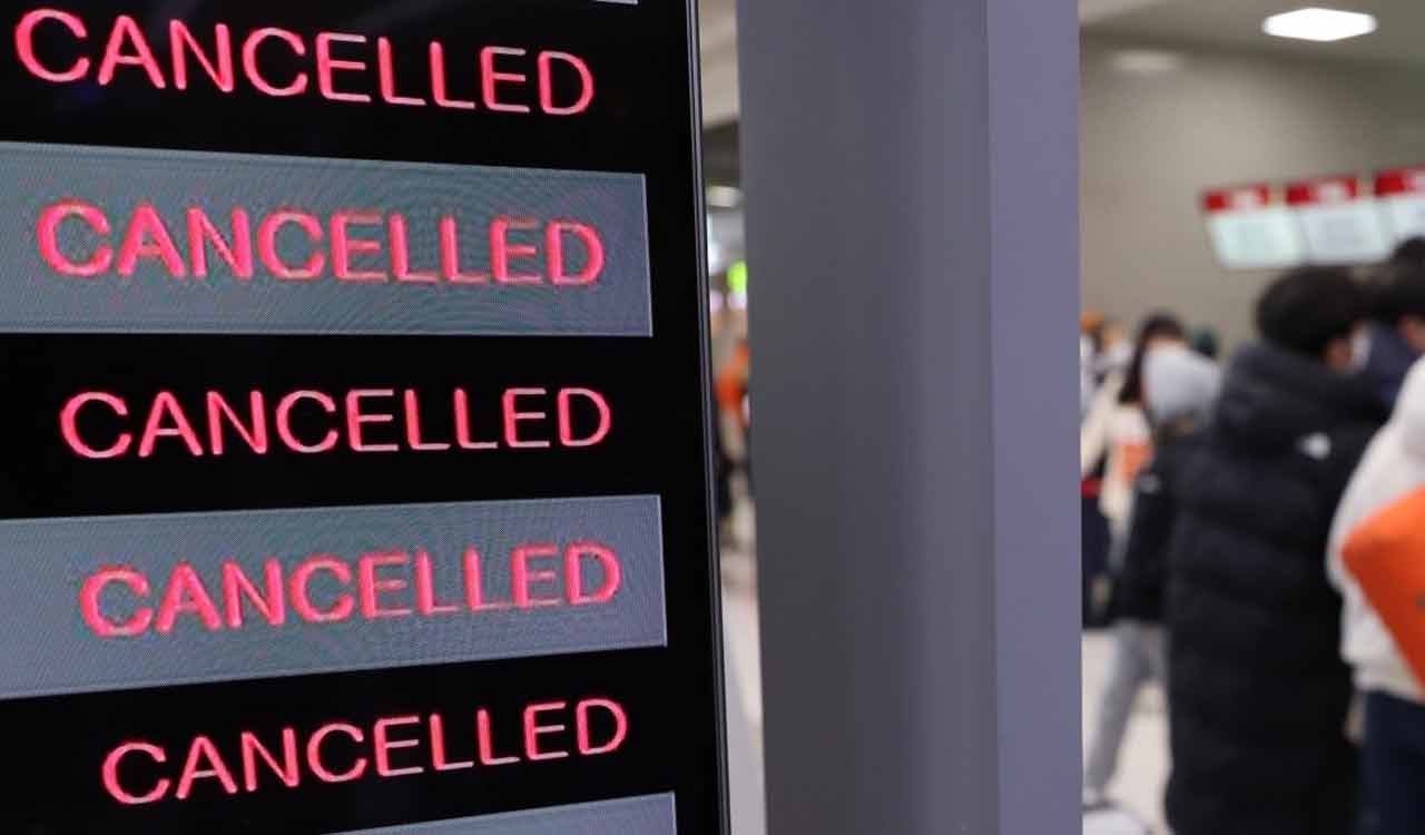 Hurricane Idalia prompts over 900 flight cancellations