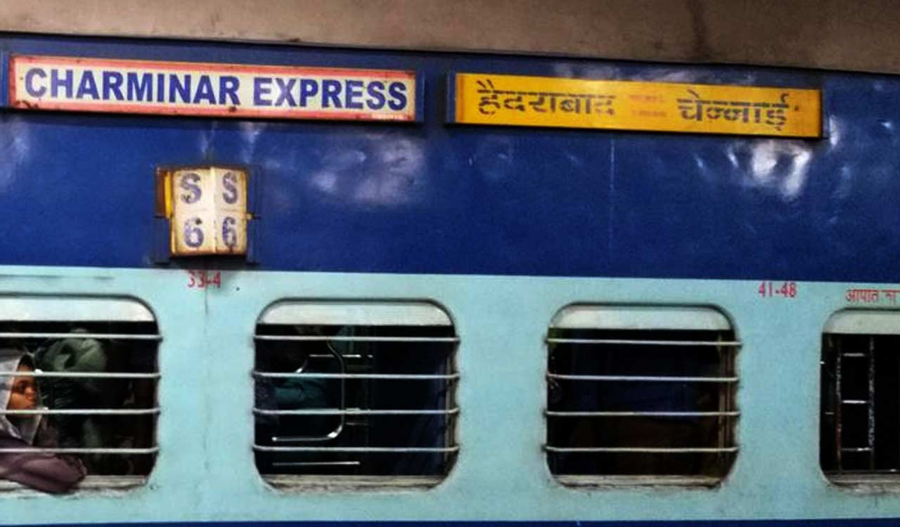 Hyderabad-Charminar Express trains become targets of robbers in Andhra