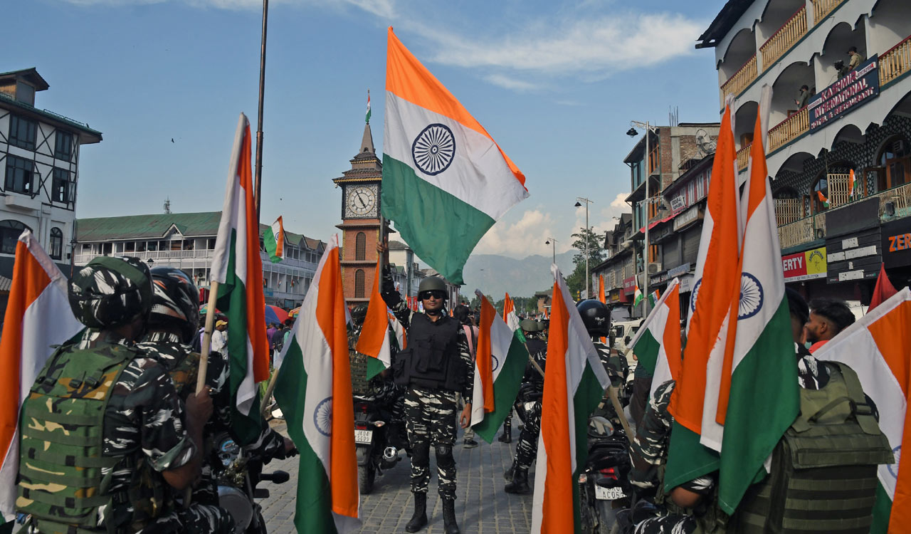 CRPF organises bike rally ahead of Independence Day in Srinagar