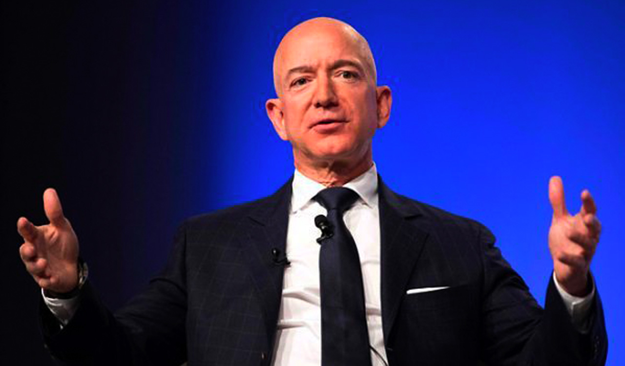 Jeff Bezos, Lauren Sanchez not ‘planning the wedding yet’