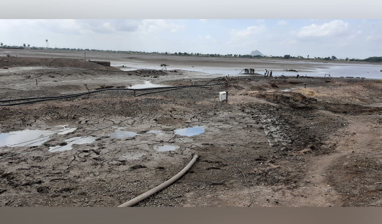 Karimnagar: Kalvala project ayacut farmers worried about standing crops