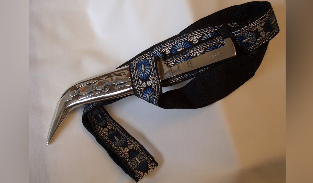 Australia court overturns law banning Sikhs from carrying kirpans in schools