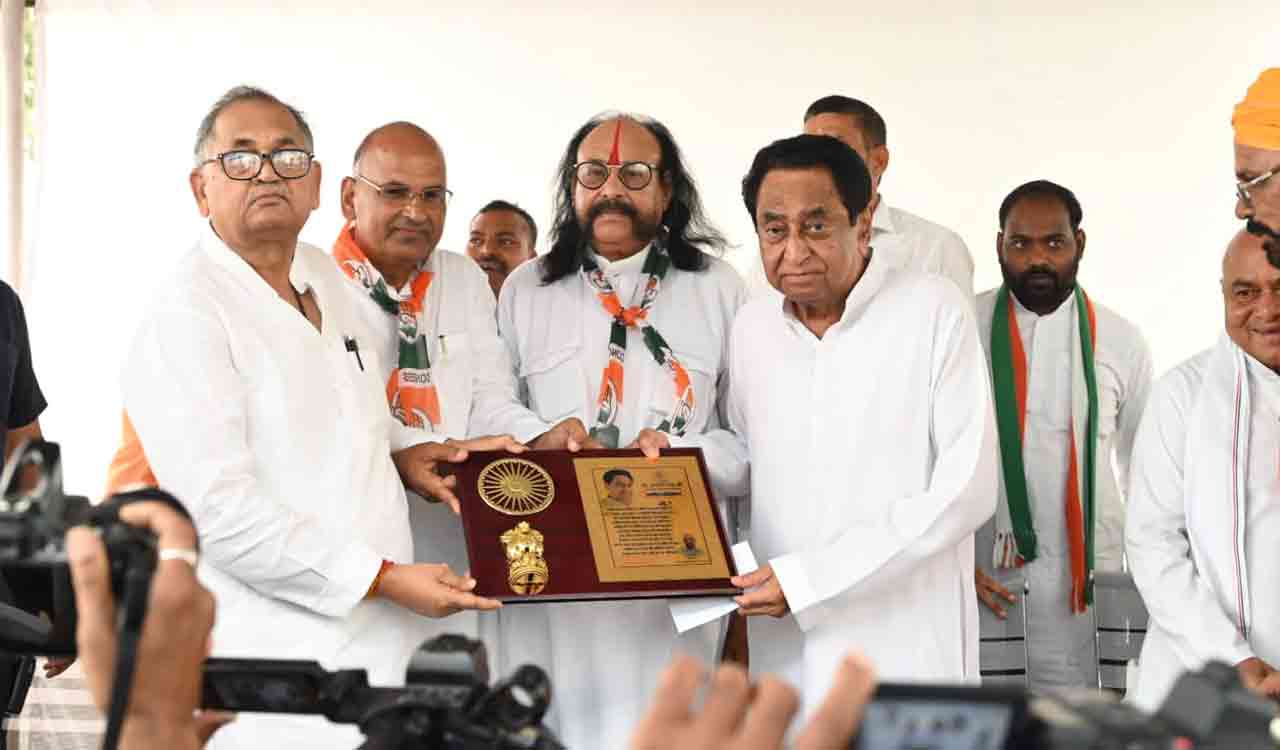 Ex-Dacoit Malkhan Singh joins Congress party in Madhya Pradesh