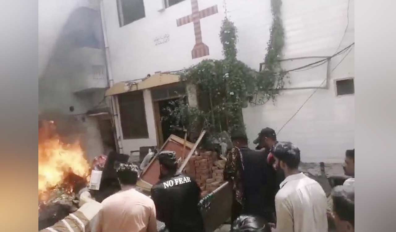 More than 100 arrested following vandalism of several churches in Pakistan