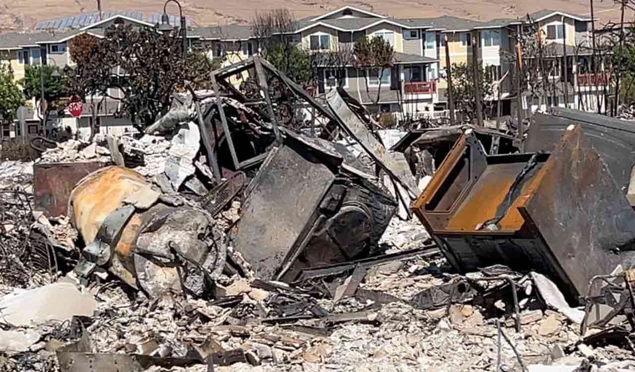 Nearly 400 remain missing in Hawaii after deadly wildfires