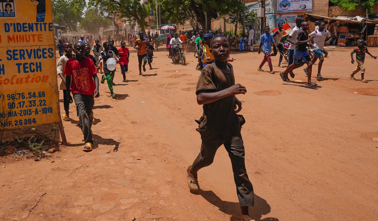 Niger’s junta gains the upper hand over the regional bloc threatening military force, say analysts