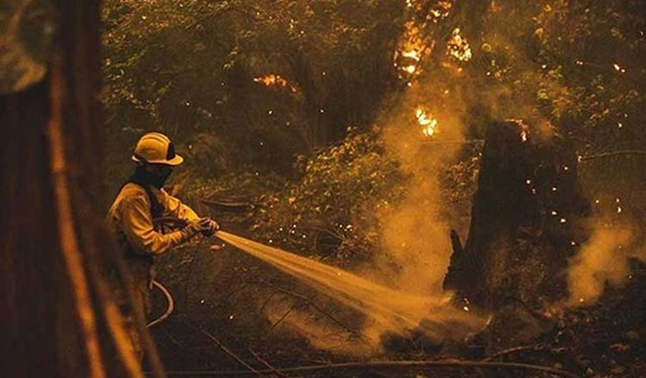 Oregon wildfire near reservoir threatens drinking water