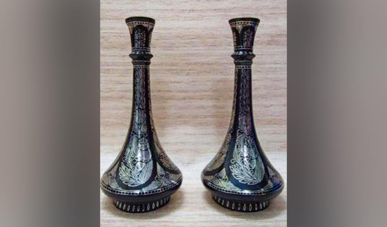 PM Modi gifts Telangana’s ‘Surahi’ and Gond painting to South African, Brazilian leaders