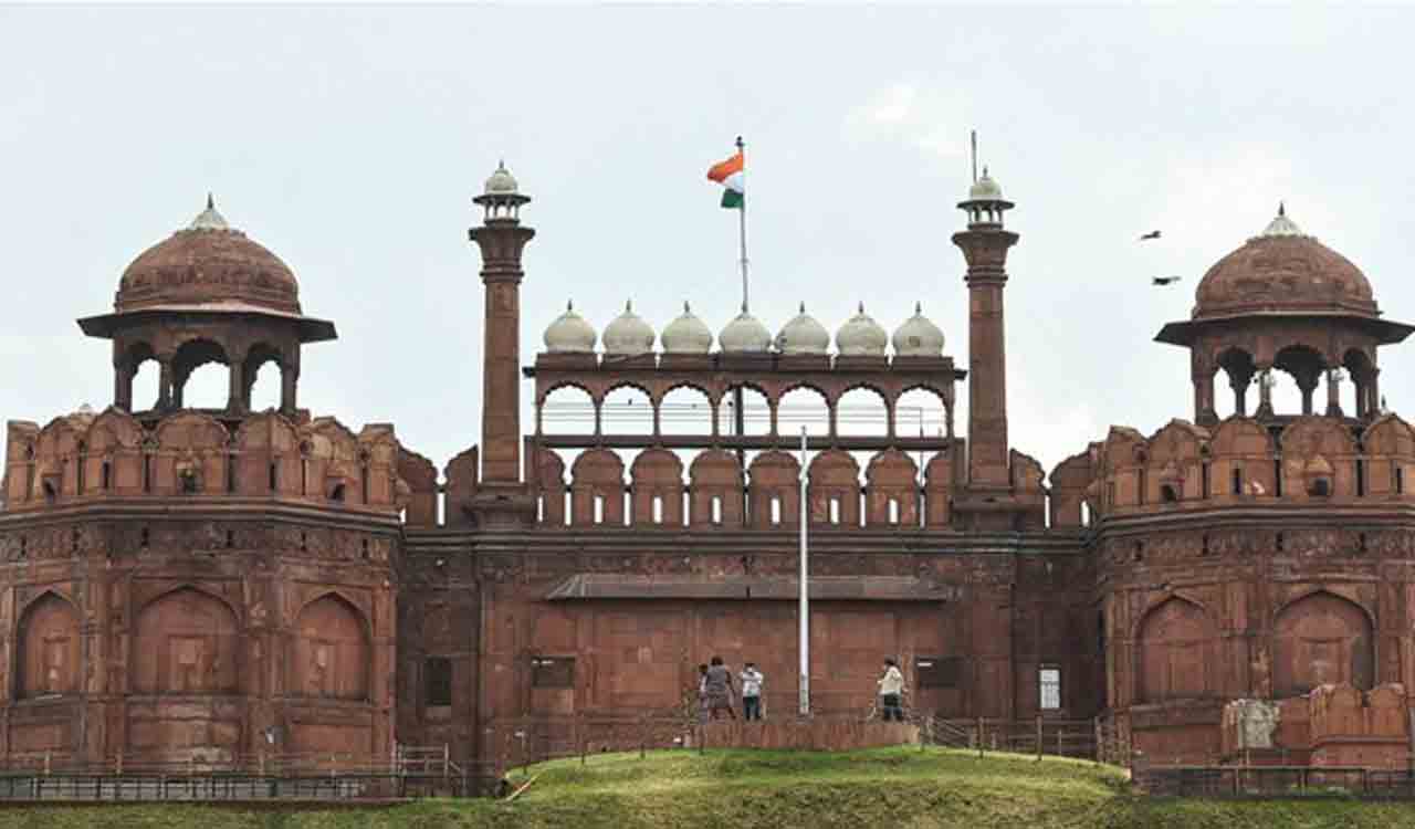 Vehicular movement near Red Fort suspended ahead of ahead of Independence Day,