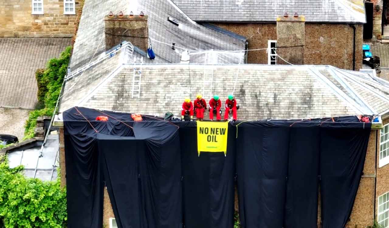 Protest at UK PM Rishi Sunak’s private home leads to 5 arrests