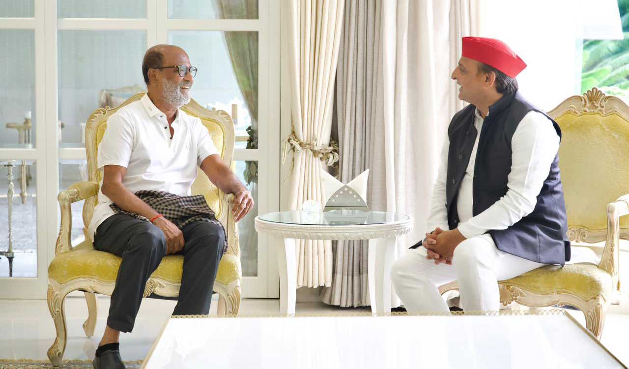 Rajinikanth meets Samajwadi Party leader Akhilesh Yadav in Lucknow