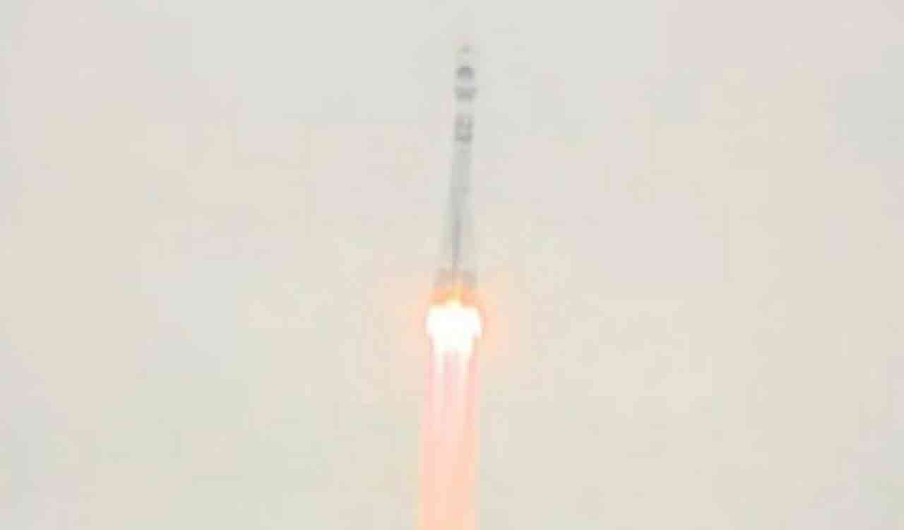 Russian spacecraft Luna-25 crashes into moon