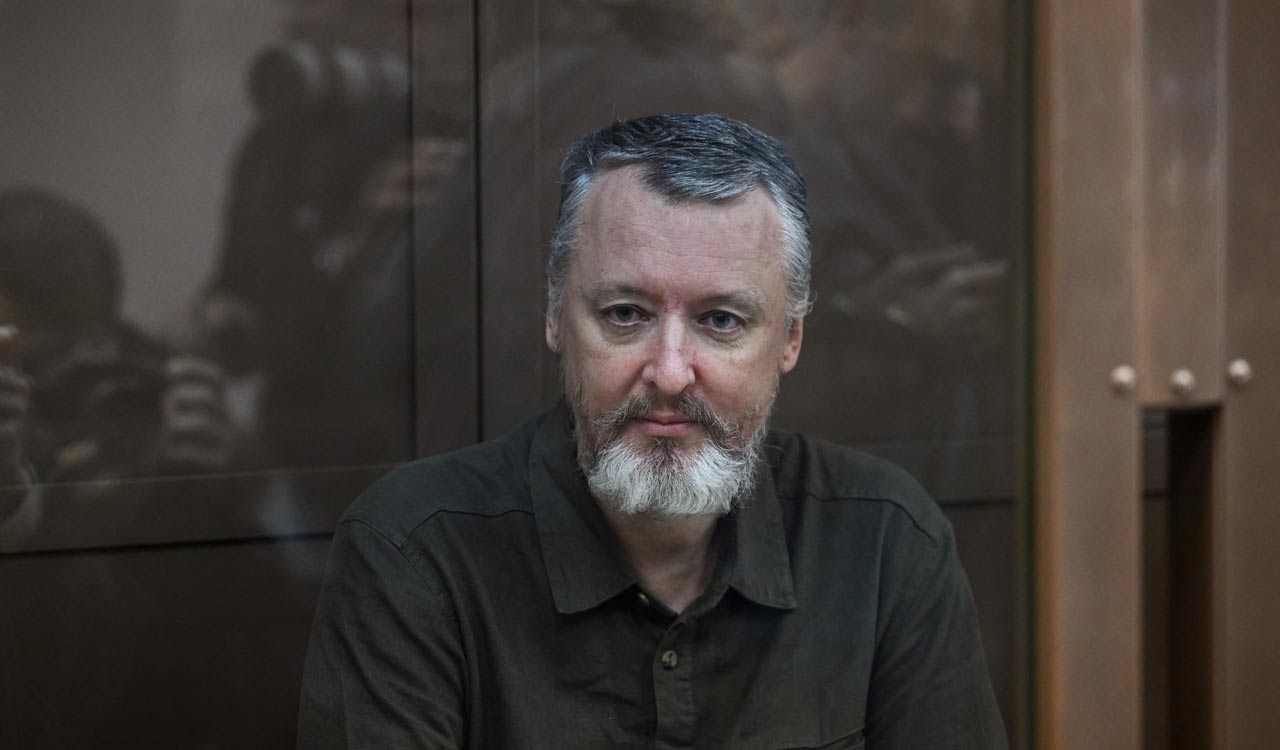 Russian hard-line nationalist ordered to stay in prison after accusing Putin of weakness