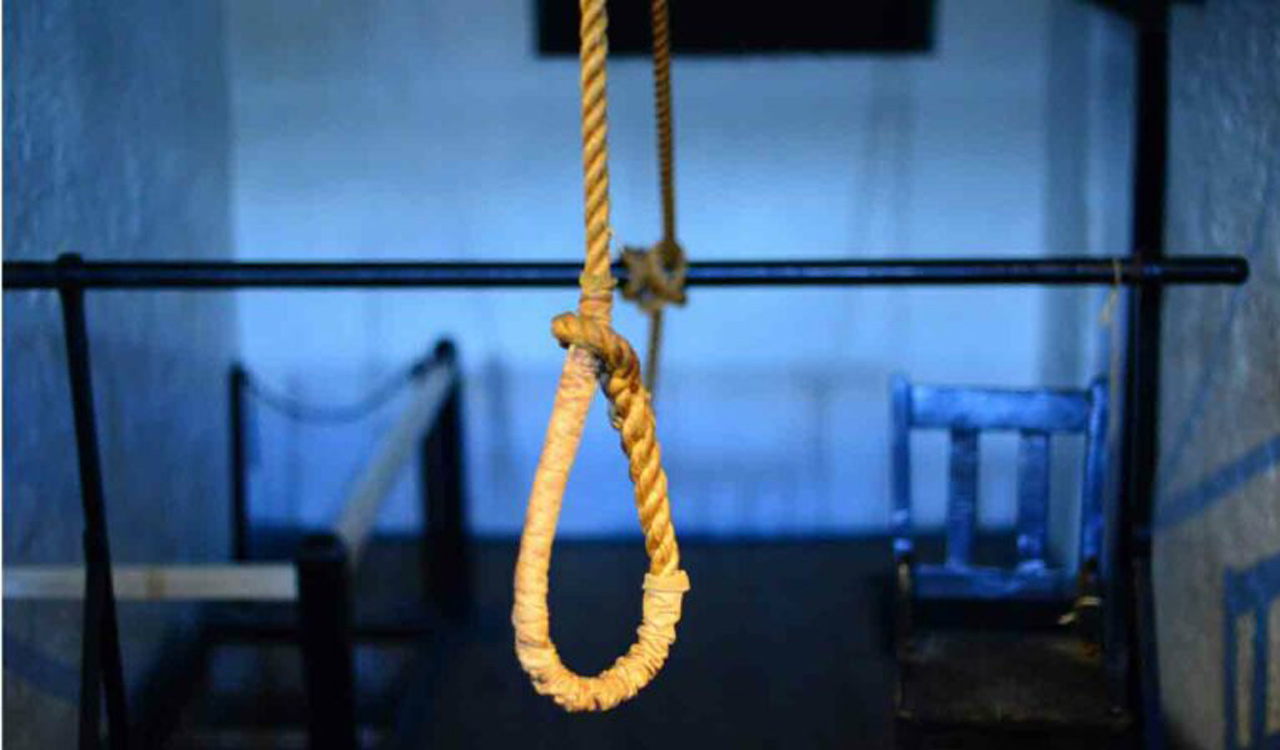 Man hangs self after killing wife in Karimnagar
