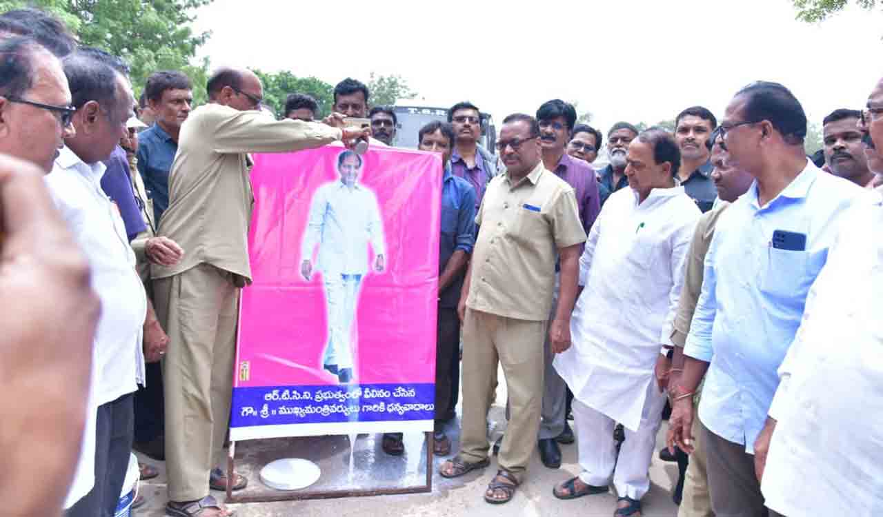 TSRTC merger with govt is a historical decision: Indrakaran Reddy