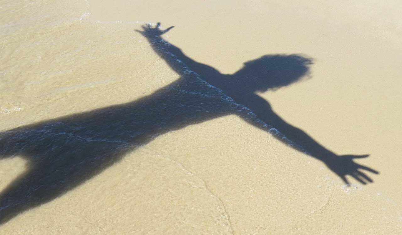As sun blinks from amid clouds, scientific community, students witness Zero Shadow Day 