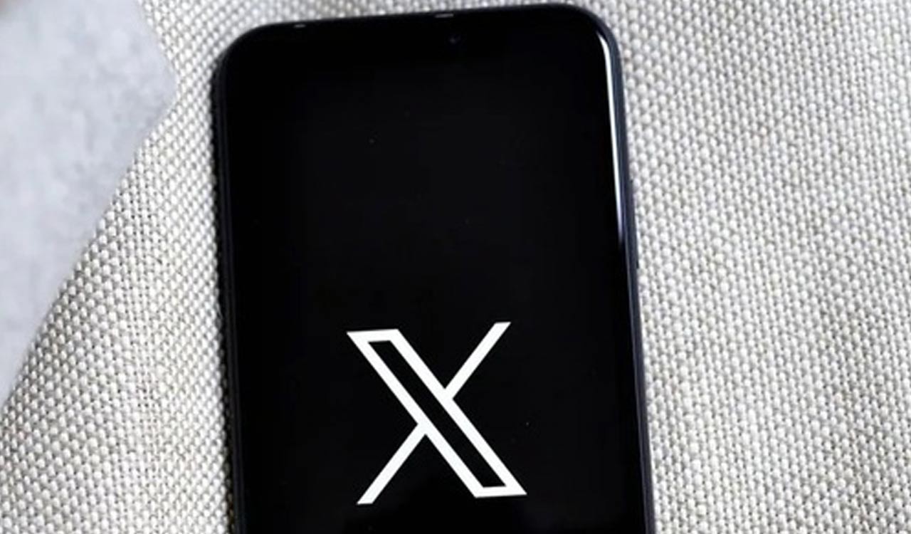 Musk’s X removes most pictures, links tweeted before Dec 2014