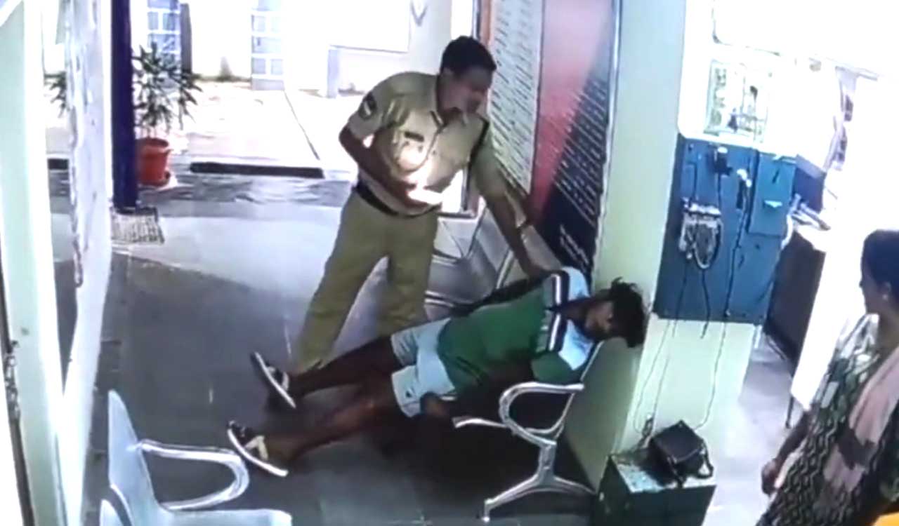 Youngster in Telangana police station succumbs to seizures