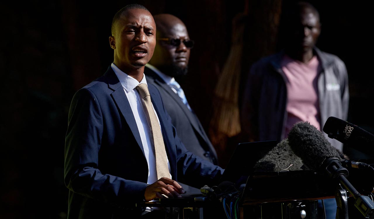 Zimbabwe opposition party calls for fresh elections supervised by neighbouring countries