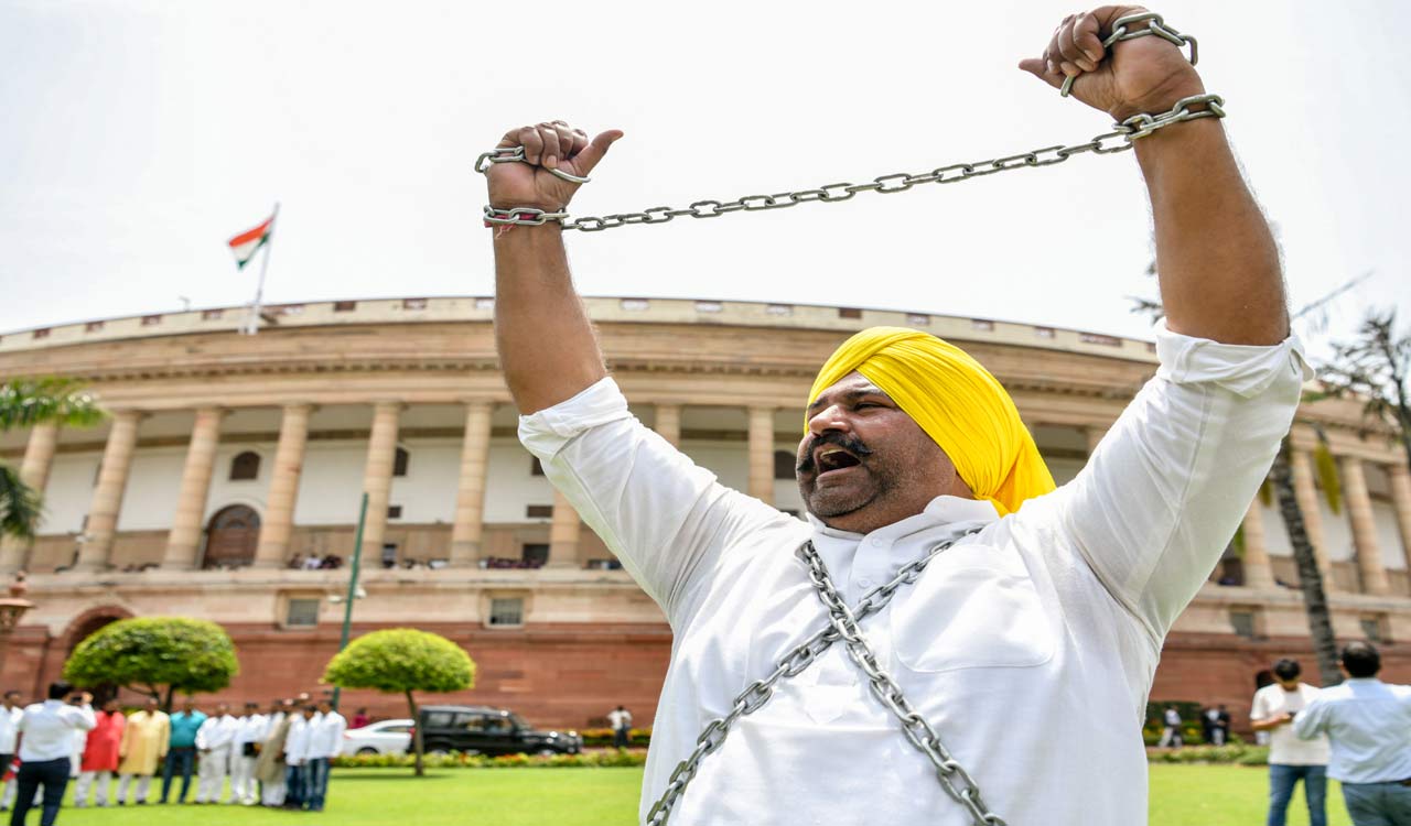 AAP MP Sushil Kumar Rinku comes to Parliament in chains to protest his suspension