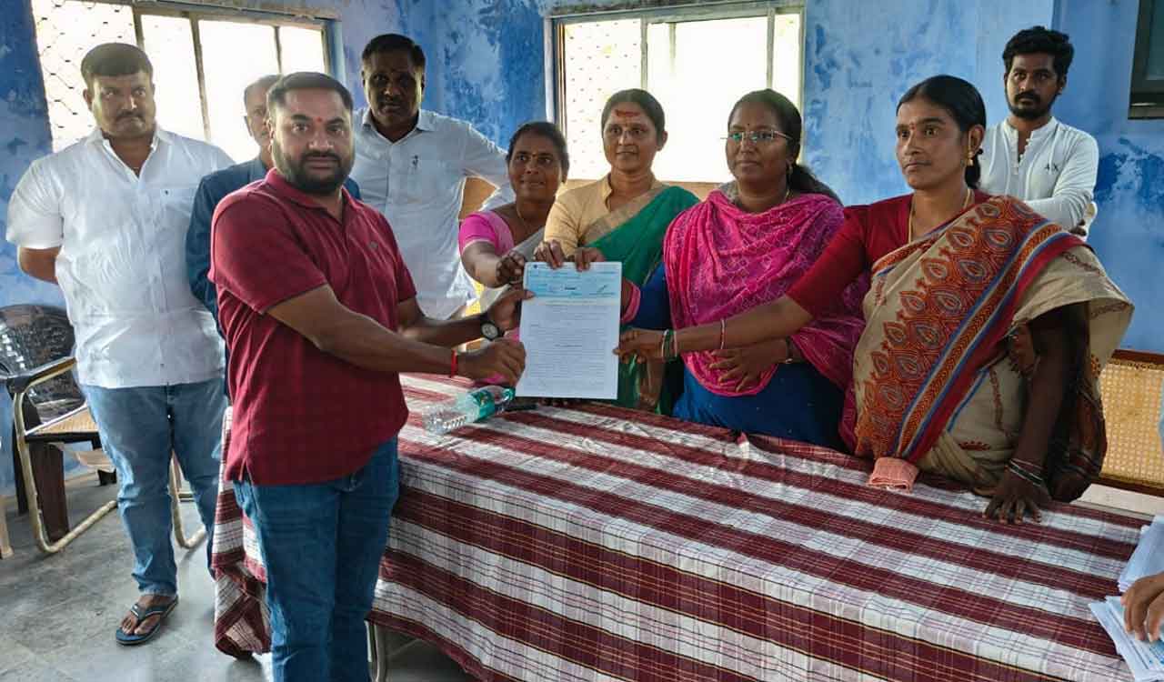 KCR backbone of caste-based artisans: Naga Jyothi