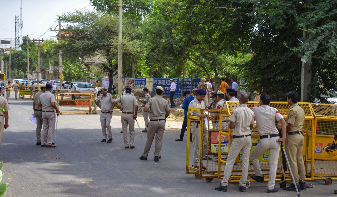 Nuh wear deserted look amid tight security; 15 seers, right-wing group leaders pray at Nalhar temple
