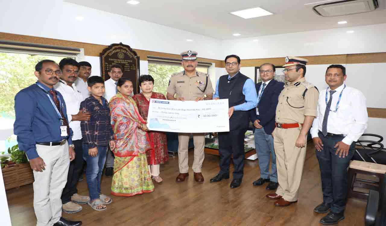 Hyderabad: Home guard’s family receives compensation