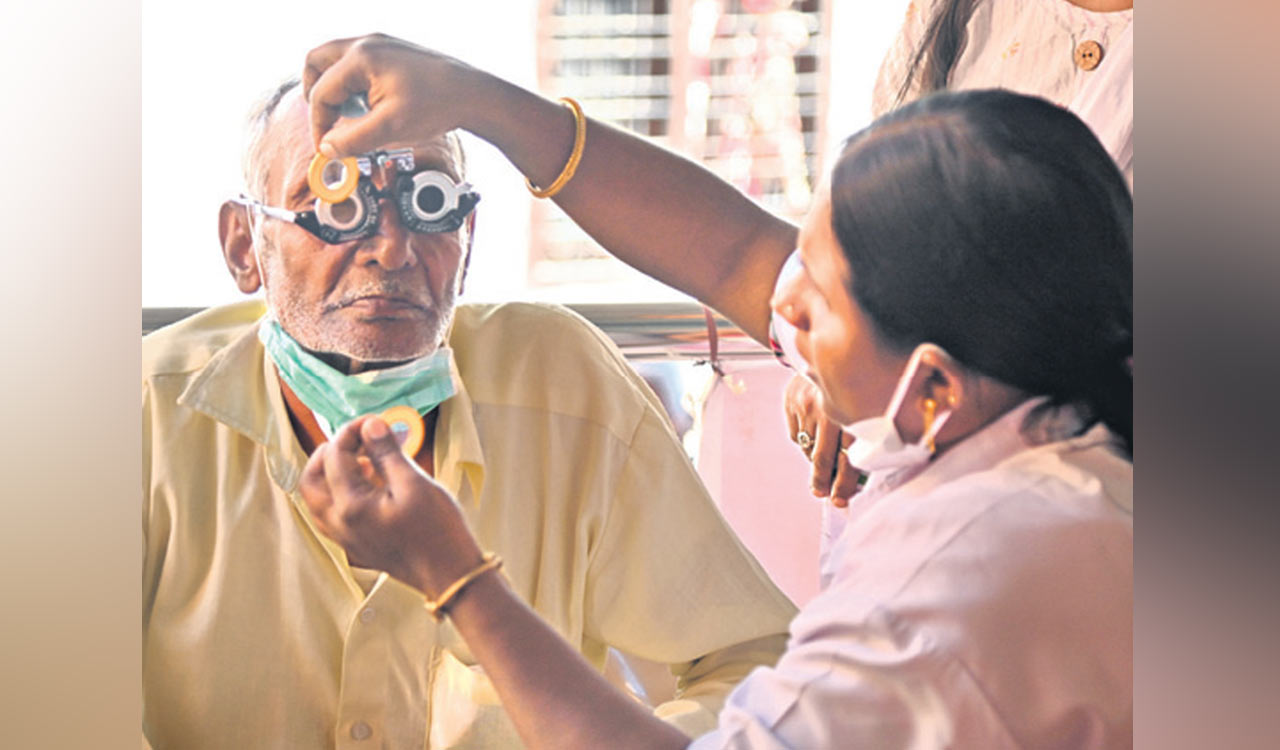 ‘Follow-up of corneal transplant patients declining’