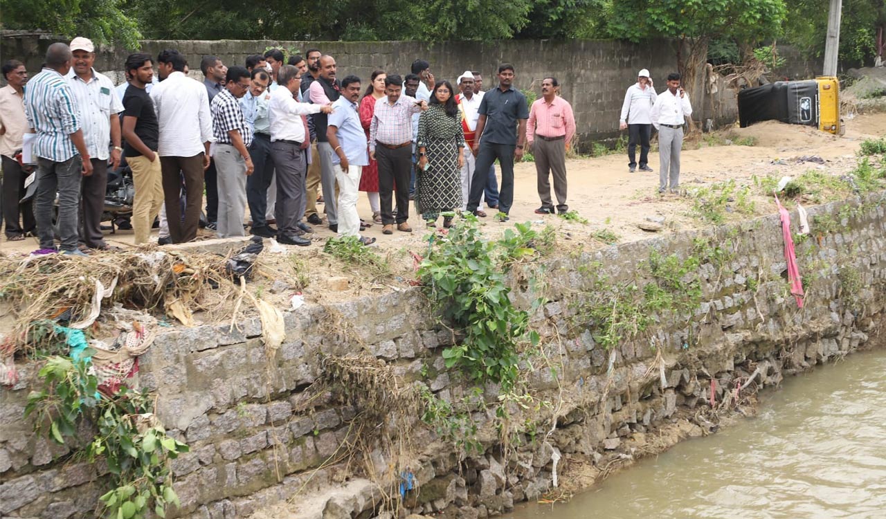 Central Team inspects flood damage in Hanmakonda, GWMC limits