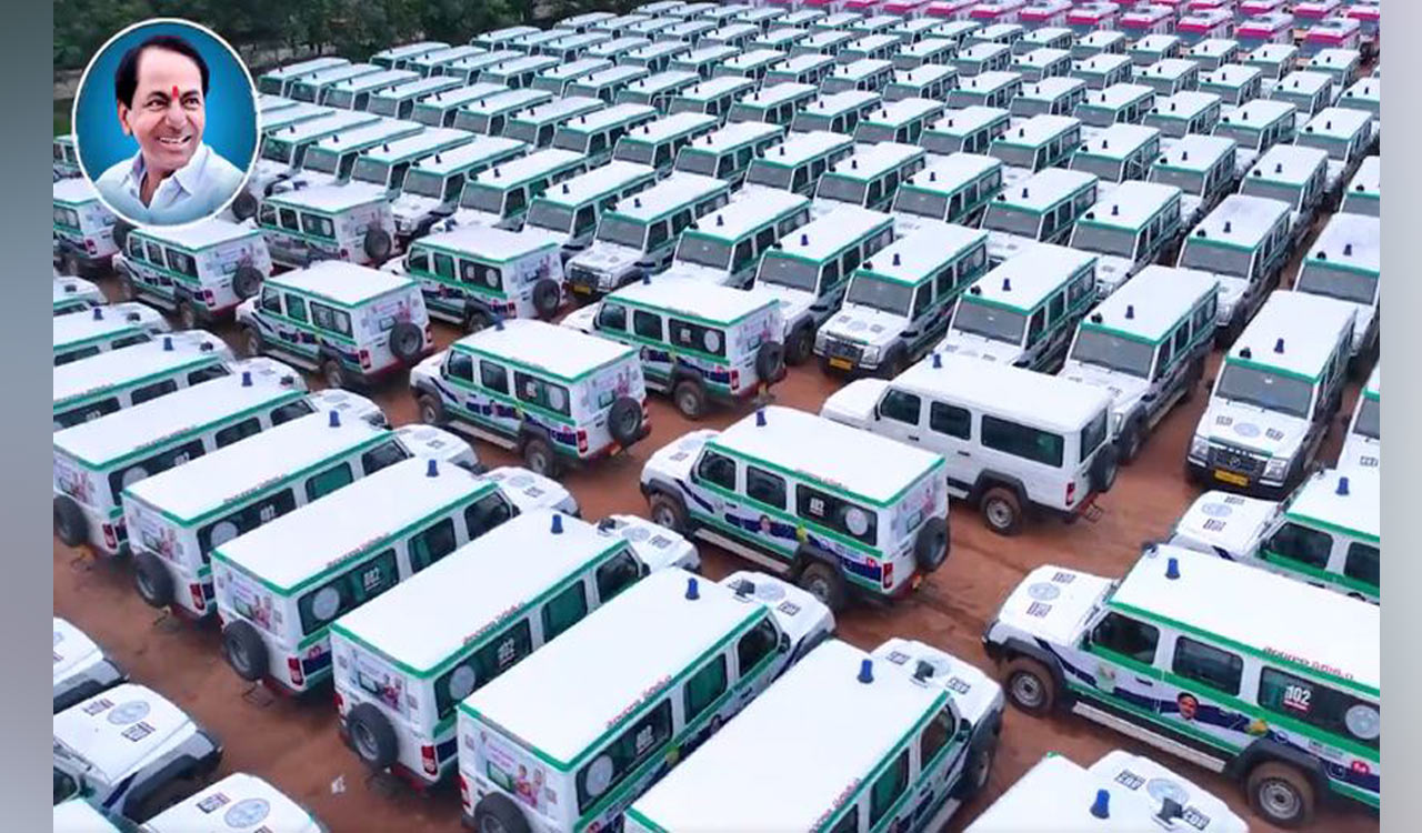 CM KCR flags off 466 emergency vehicles 