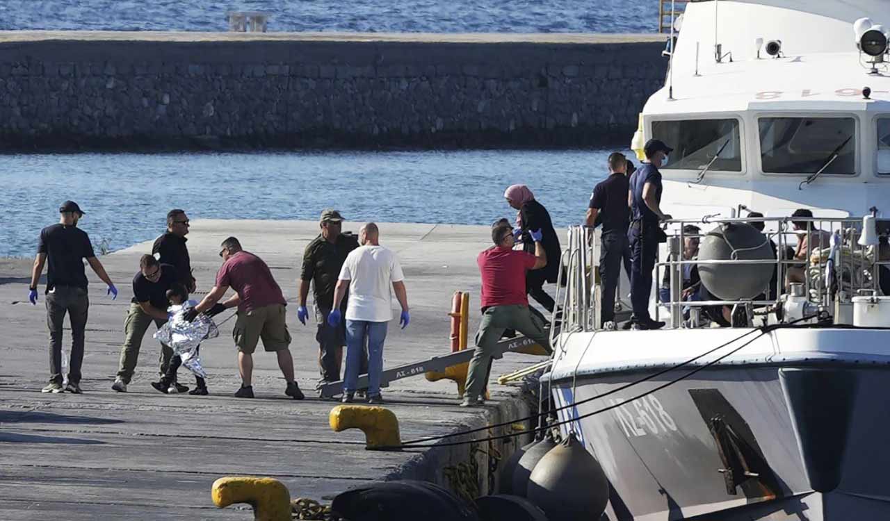 Greece: 5 reported dead after migrant boats sink